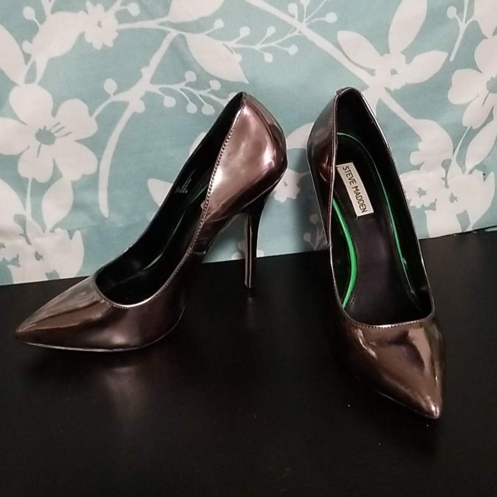 Steve Madden Silver Pewter Pointed Toe Pumps 10